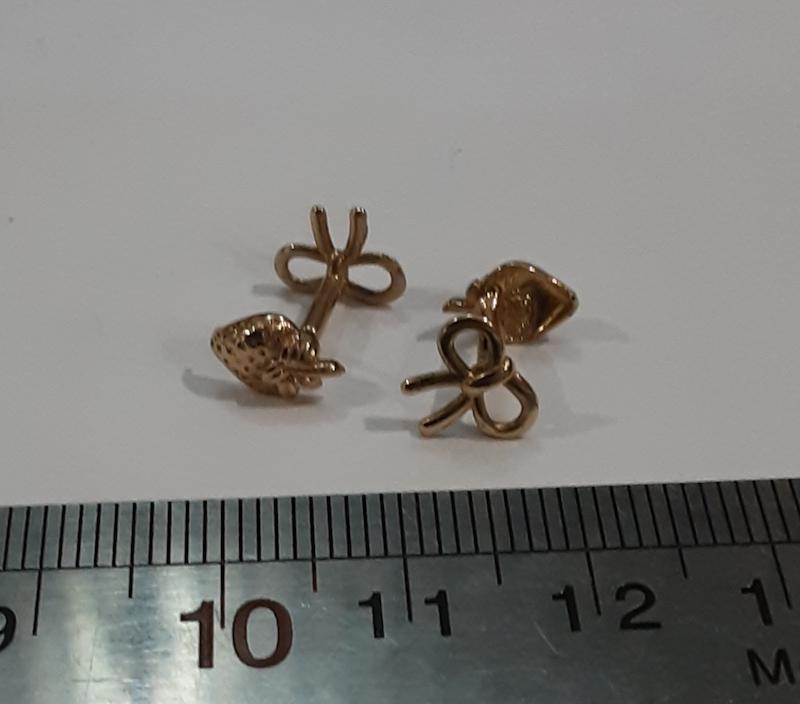 گوشواره بچگانه طلا ۱۸ عیار مدل گوشواره ای پاپیون وتو فرنگی ( دوطرفه) دلفین گلد گالری