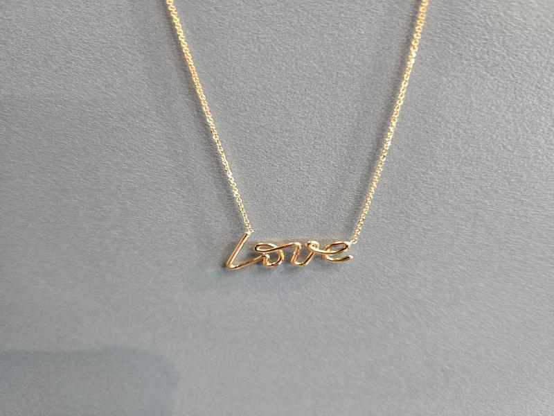گردنبند طلا 18 عیار زنانه پریدخت گالری مدل love کد PAN001504