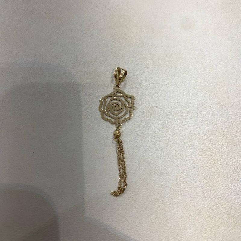 آویز طلا 18 عیار زنانه تاس گالری مدل گل کد TGA002638
