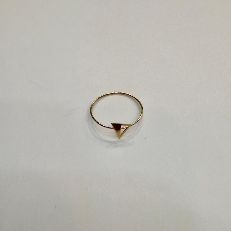 انگشتر طلا 18 عیار زنانه الیاگلد مدل  مینیمال کد ELR002855