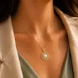آویز گل و مروارید