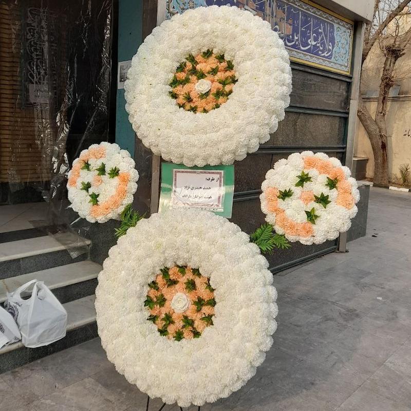 تاج گل 4تایی vip با گل های سفید و گلبهی مصنوعی مدل 9