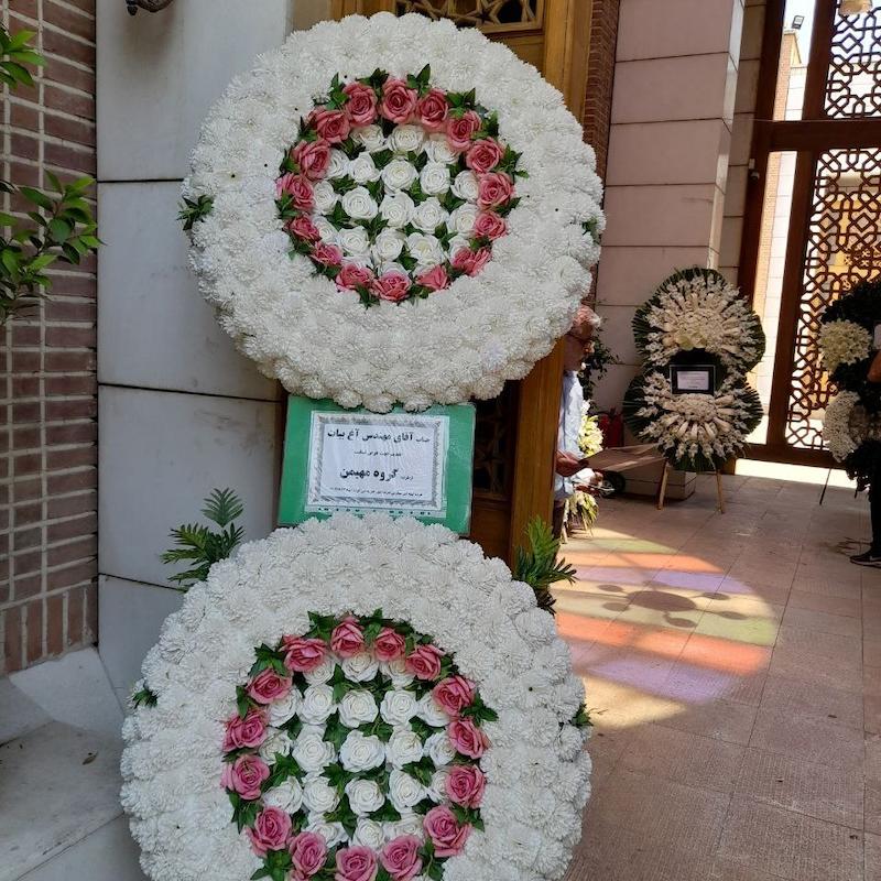 تاج گل صورتی و سفید مصنوعی 2طبقه مدل 16