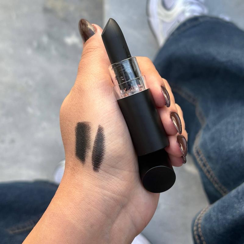 رژلب مشکی مات🖤💄