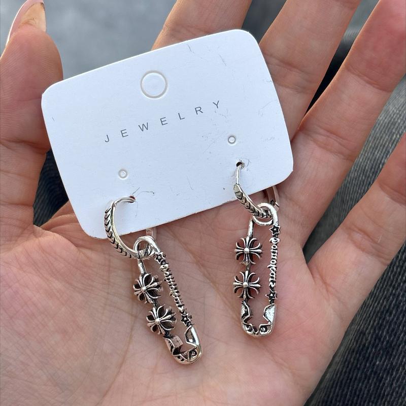 گوشواره کروم هارتز⛓️‍💥🖤