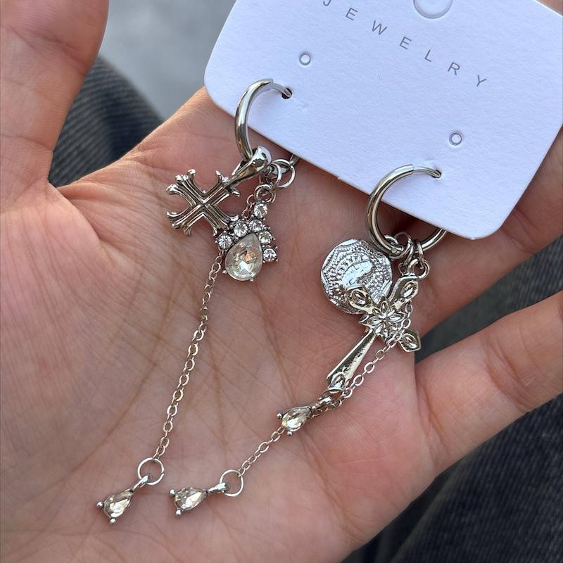 گوشواره کروم هارتز🩶⛓️‍💥