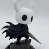 فیگور کاراکتر the Knight روی صخره از بازی هالو نایت