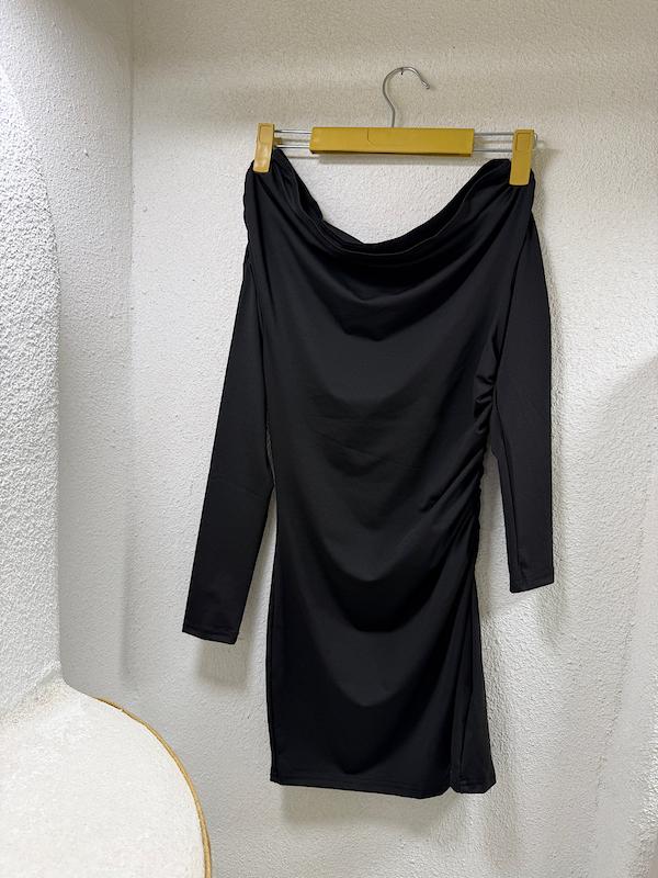 پیراهن یقه شل جذب مشکی استیندار 