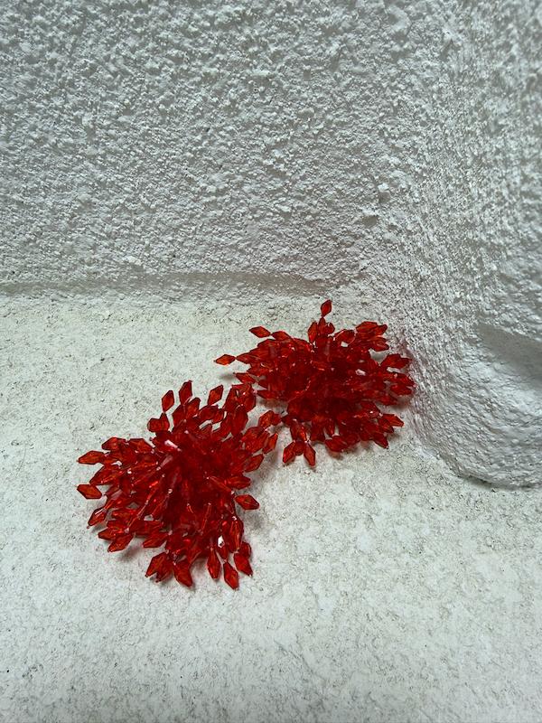 گوشواره قرمز مونجوقی