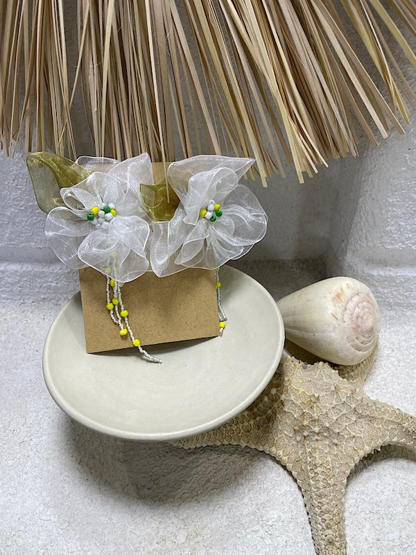 گوشواره گل حریر سفید