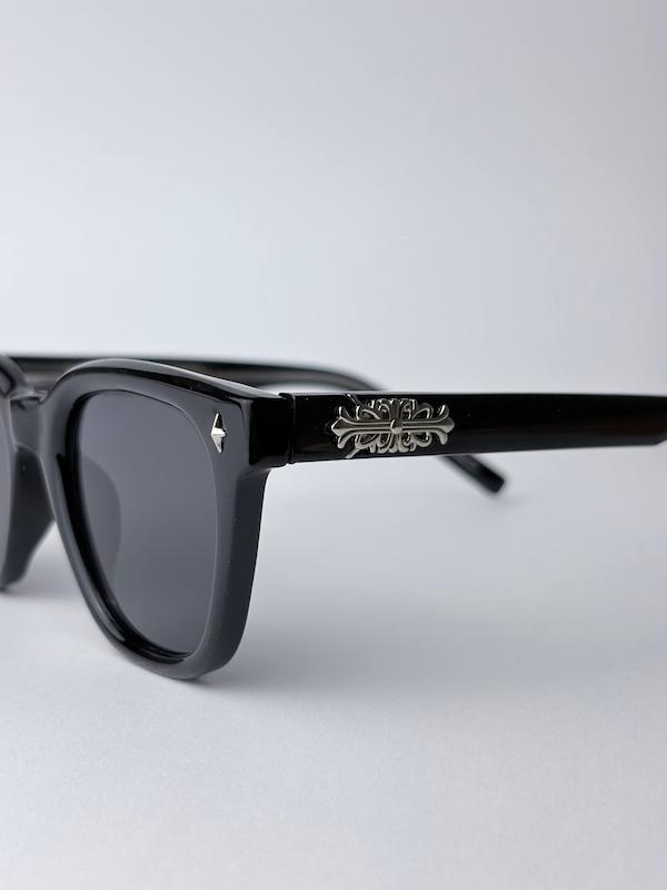 عینک Chrome Hearts یونیسکس با فریم استات و قسمت فلزی سیلور و UV400