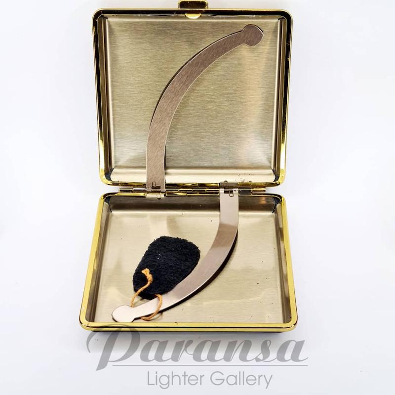 قاب سیگار چرمی مشکی گوپای با فریم طلایی و ظرفیت ۲۰ نخ