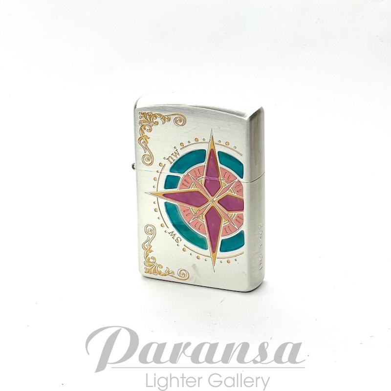  فندک زورو لیمیتد بنزینی طرح قطب‌نما شبتاب بدنه برنجی با جعبه فلزی