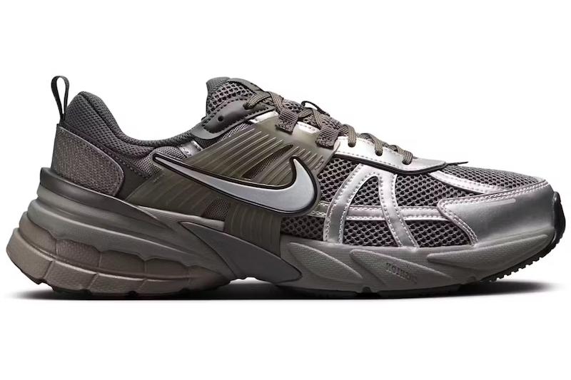 Nike V2K Run Cave Stone Flat Pewter Medium Ash Metallic Silver