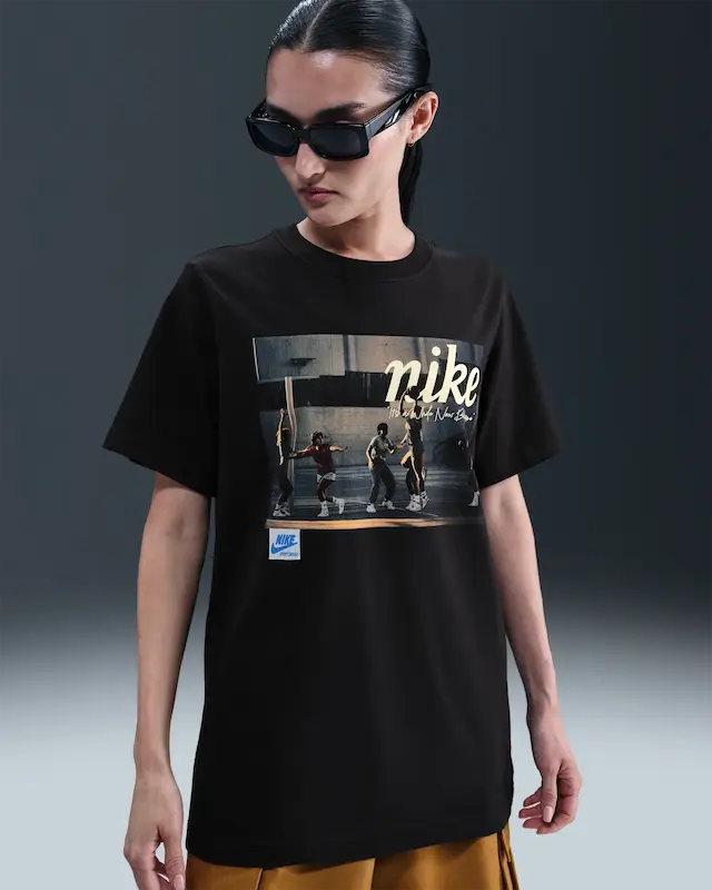 NIKE Solid Women Round Neck Black T-Shirt 