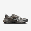 Nike V2K RUN Cave Stone Silver Black Men Casual Shoes Sneakers HQ1678-200 