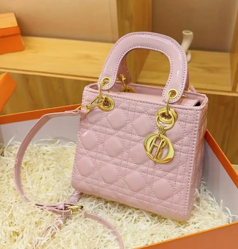 کیف دستی زيبا با دسته‌های زنجیری طلایی(Hed-45.74-TM)