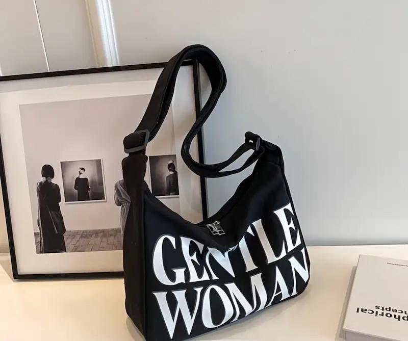 کیف زنانه‌ی شیک طرح حروف برجسته(Hed-18.88-TM)