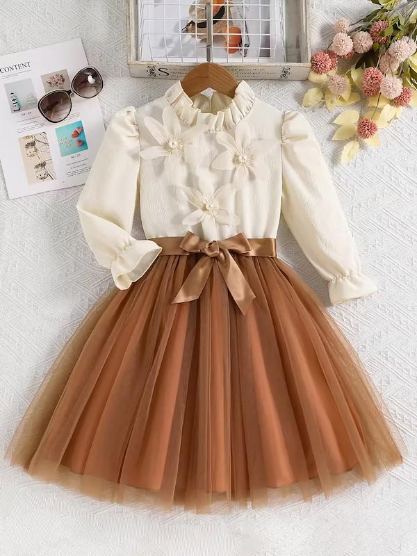 پیراهن دخترانه تور بژ و قهوه‌ای با گل‌های سه‌بعدی و مروارید(3 تا 10سال) (Peg-29-TM)