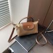 کیف زنانه مینیمالیستی دوشی با بند قابل تنظیم (Peg-21-TM)
