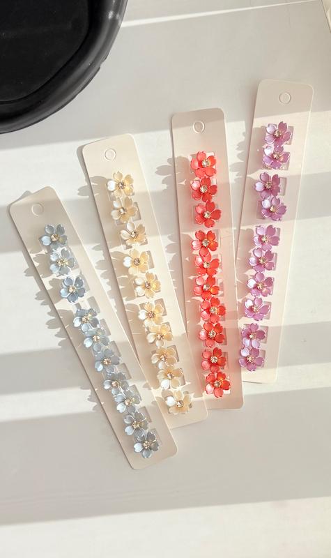 گیره قفلی شکوفه سفید🤍