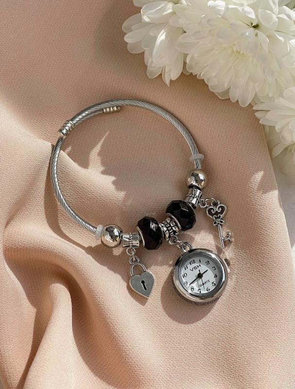 ساعت پاندورا طوری