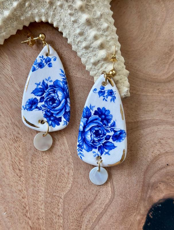 گوشواره سرامیکی گل لاجورد لوزی پولک دار