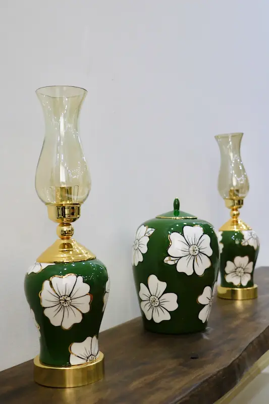 شمعدان سرامیکی طرح گل نیلوفر سبز