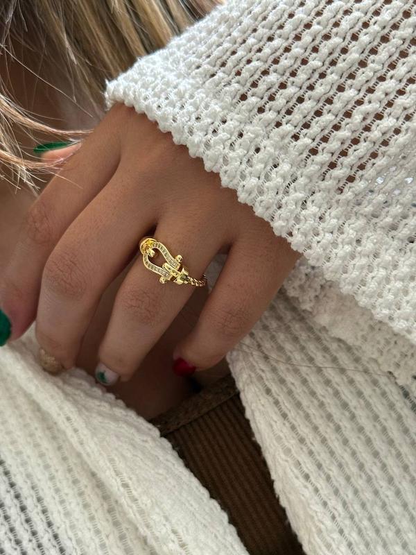 انگشترامگا نگینی