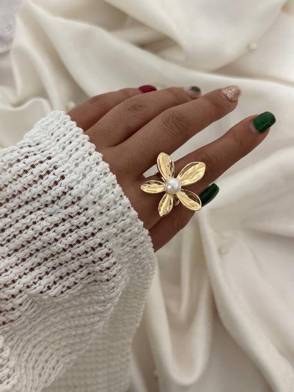 انگشترگل و مروارید