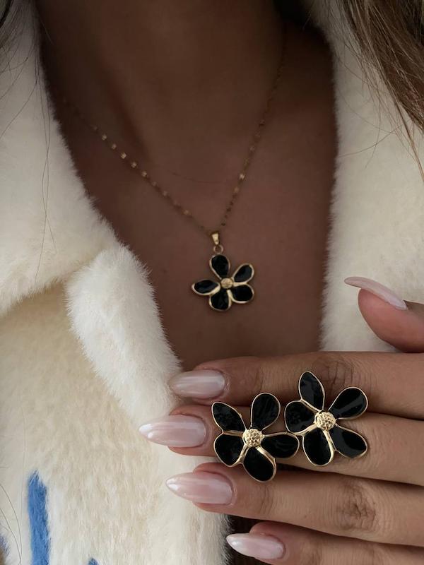 نیم ست گل میناکاری