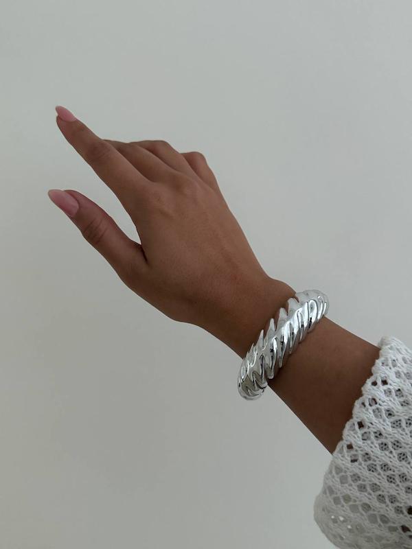 بنگل نقره‌ای 