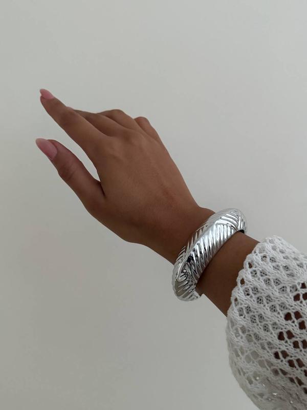 بنگل نقره ای