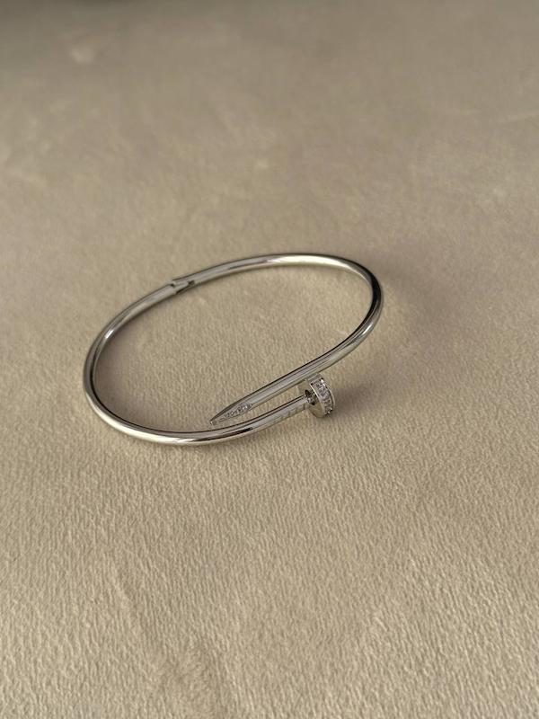 دستبند کارتیر میخ نگین