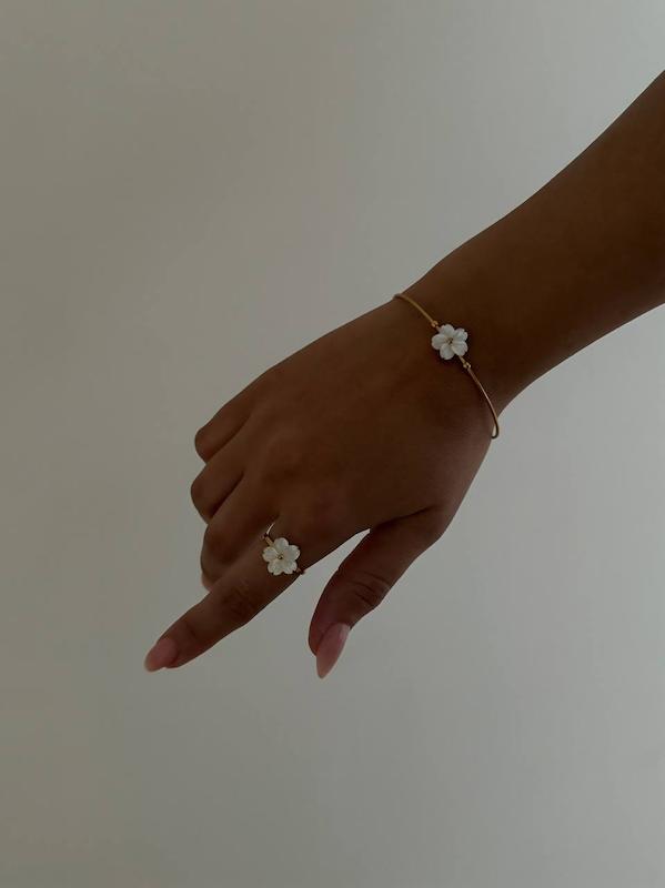 دستبند وانگشتر گل