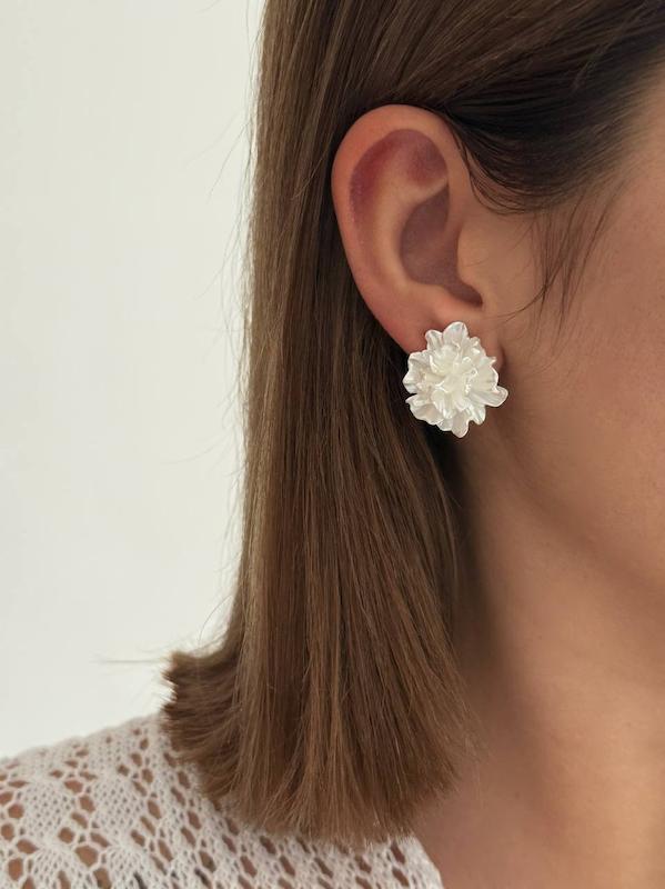 گوشواره سفید