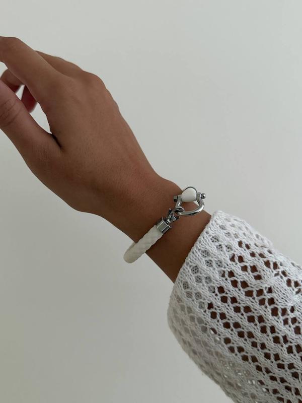 دستبند امگا