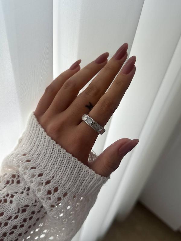 انگشتر نگین کارتیر لاو