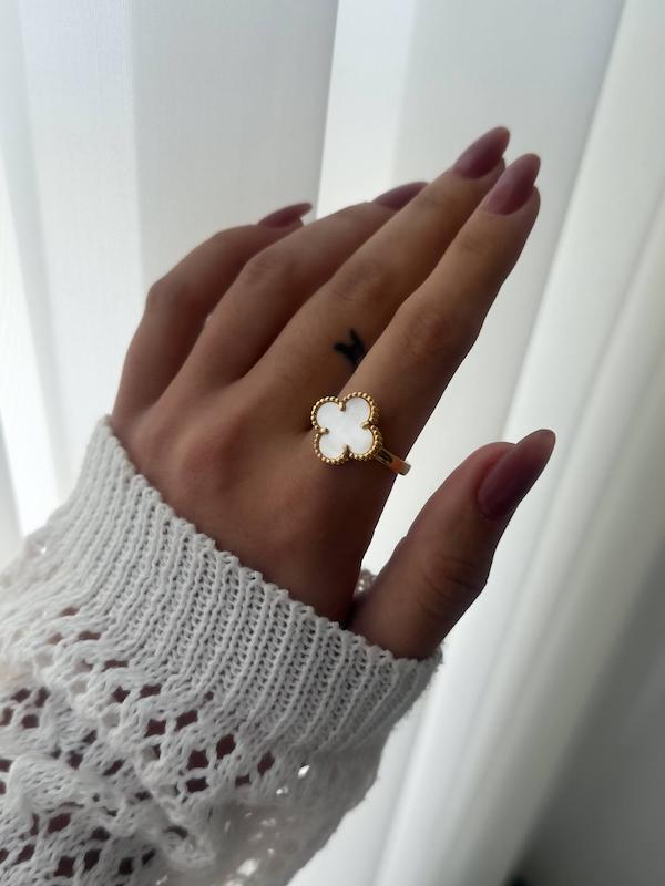 انگشتر ونکلیف تک گل