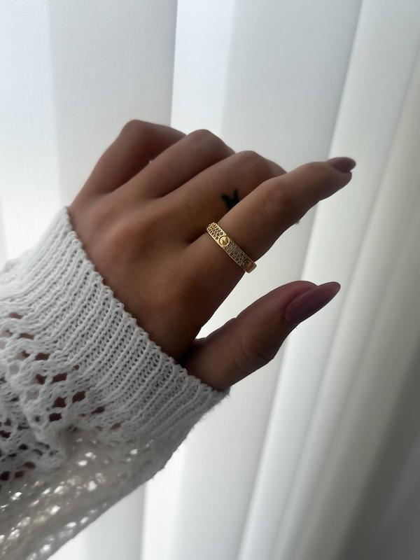 انگشتر نگین کارتیر لاو