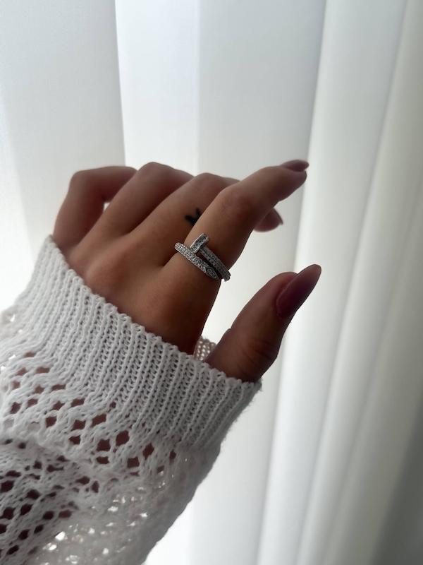 انگشتر میخ کارتیر