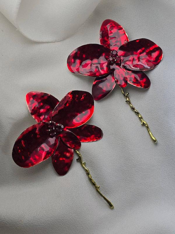 گوشواره گل قرمز 