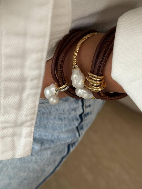 دستبند چرم قهوه ای