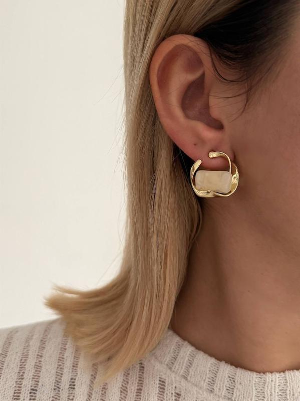 گوشواره سنگی 