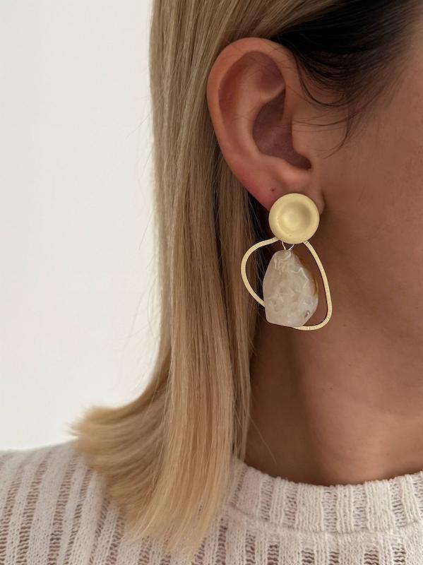 گوشواره سنگی