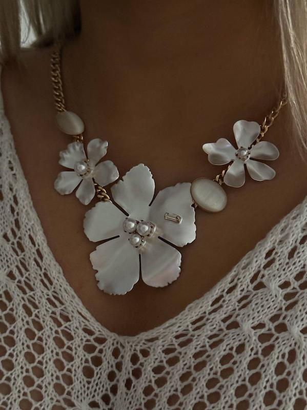 گردنبند گل دو رنگ