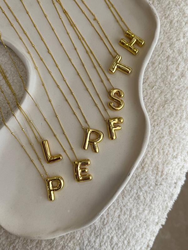 گردنبند حروف طلایی