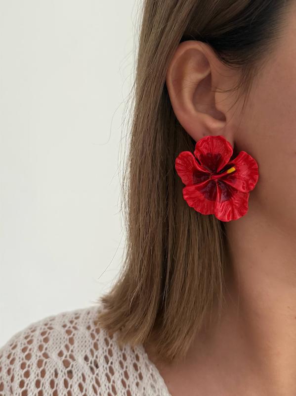 گوشواره گل قرمز