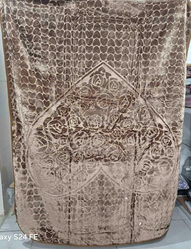 پتو یکنفره خارجی کلاسیک کد 79001