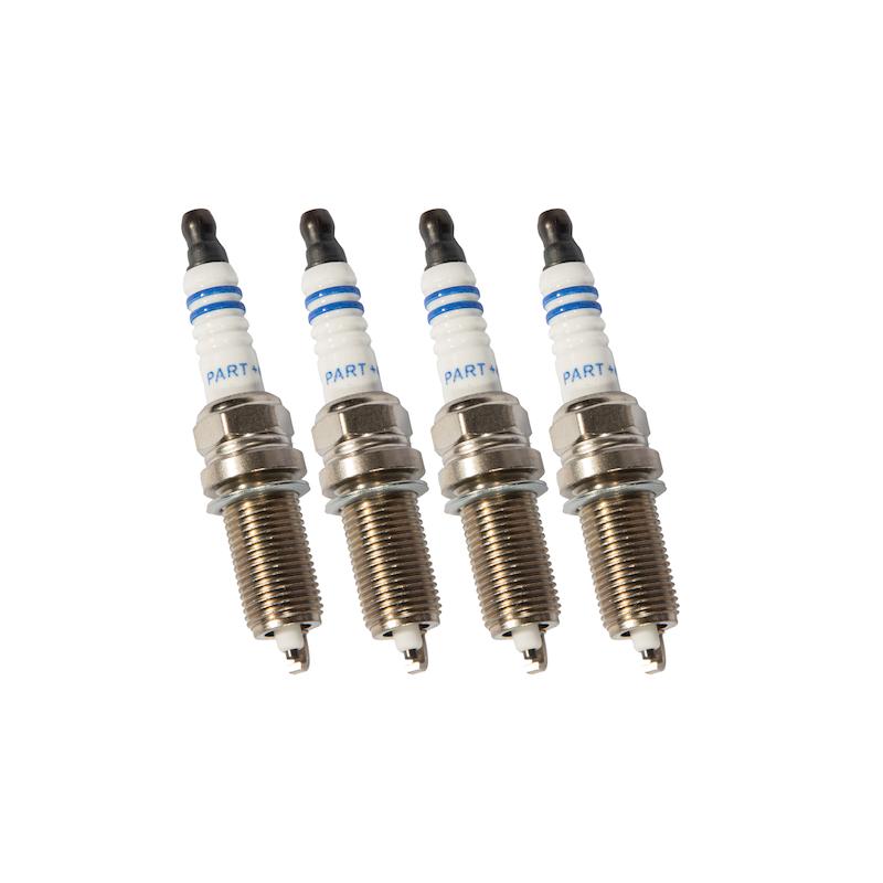 شمع خودرو GOLD PART مدل تک پلاتین پایه کوتاه کد FR7DC-+8 بسته 4 عددی